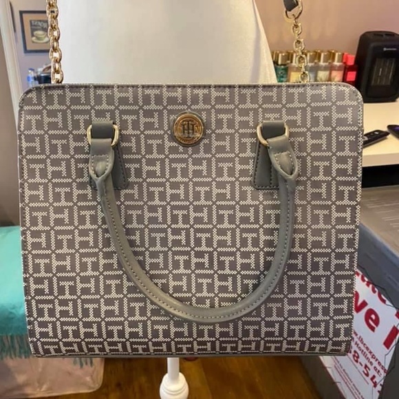 ‼️sold‼️Authentic Tommy Hilfiger Satchel - Picture 1 of 3